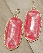 Load image into Gallery viewer, Hex gold pearl gem earrings