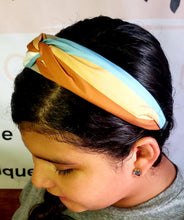 Load image into Gallery viewer, Tie knot headband
