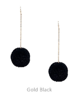 Pompom ball single earrings