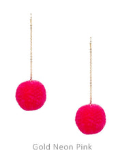 Load image into Gallery viewer, Pompom ball single earrings
