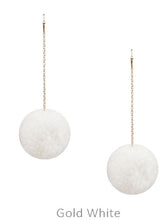 Load image into Gallery viewer, Pompom ball single earrings
